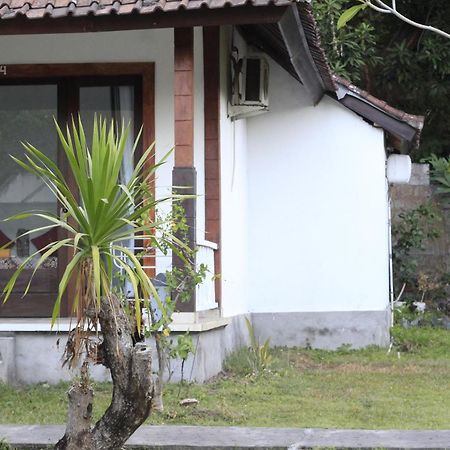 Coconut Beach Bungalows & Warung 2 Amed Kültér fotó