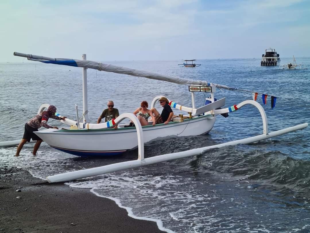 Coconut Beach Bungalows & Warung 2 Amed Kültér fotó