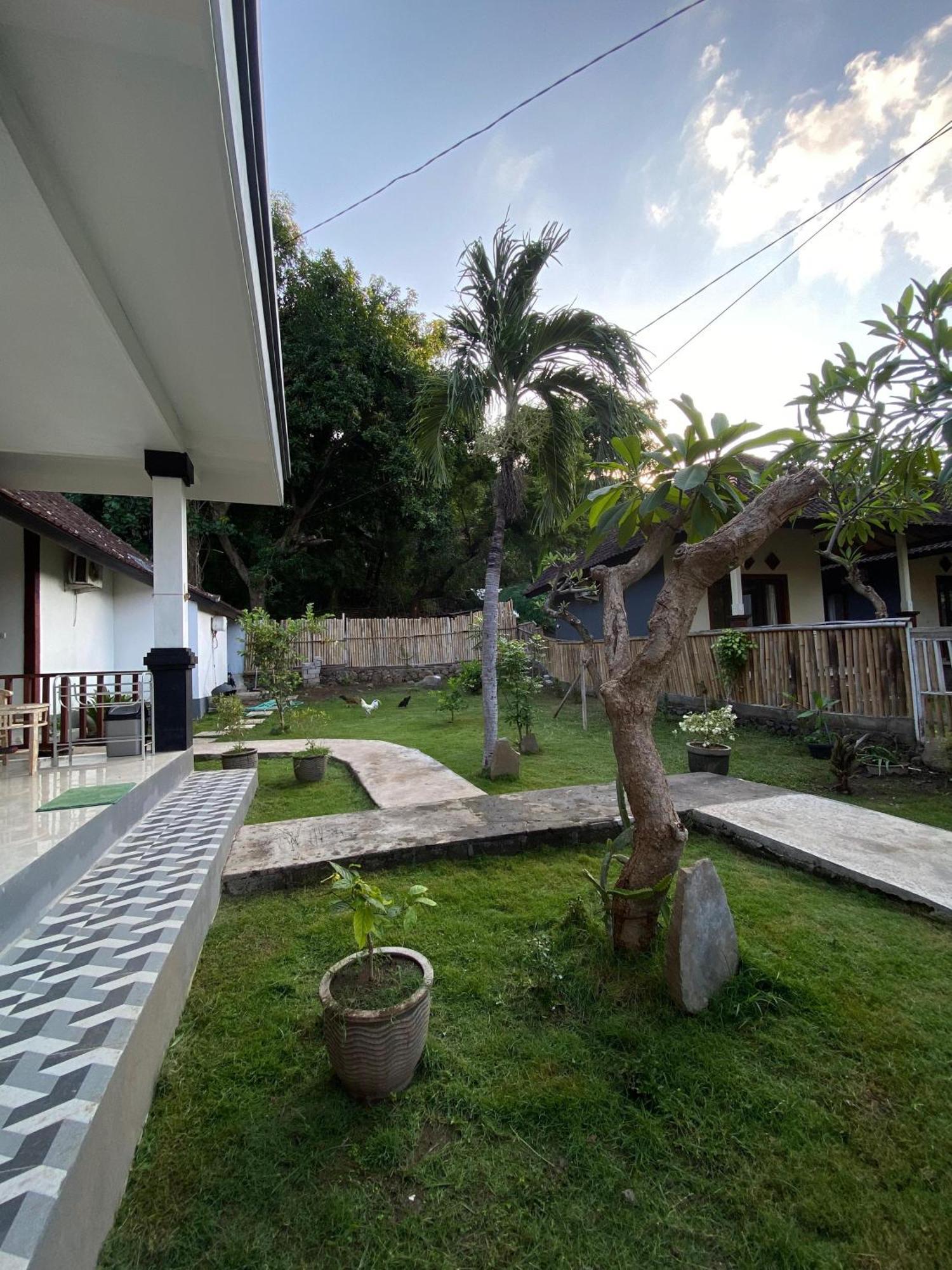 Coconut Beach Bungalows & Warung 2 Amed Kültér fotó